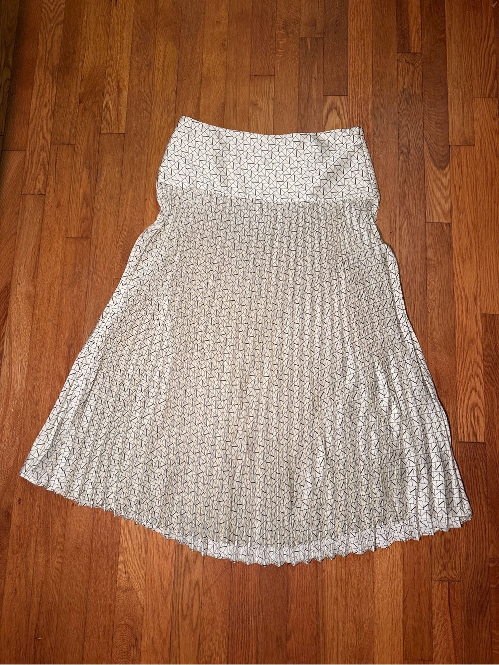 Pleated White Geometric-Print Women’s Skirt